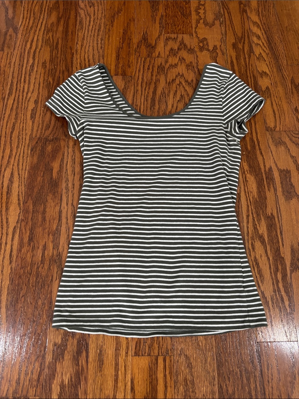 GAP, Women’s, Green/White Striped Scoop Neck Fitted Short Sleeve Top, Size M